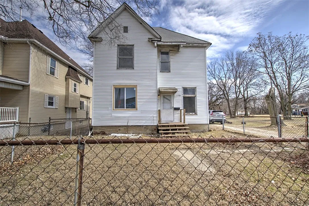 1590 N Water St photo 1