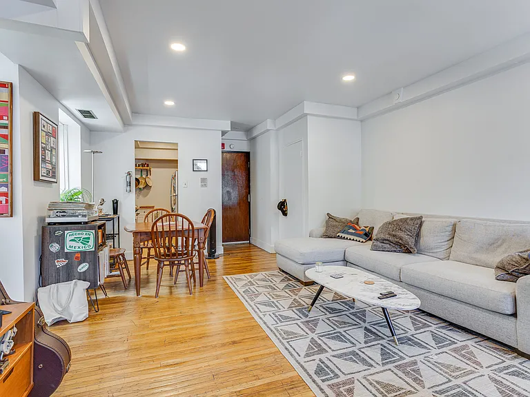 2213 Green St #B3 — Photo 4