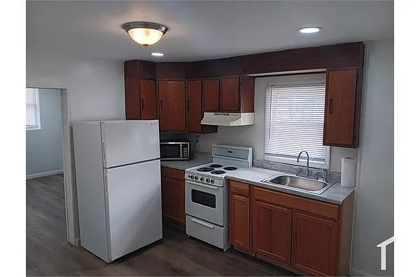 Building Photo - 6248 Wheeler St #2