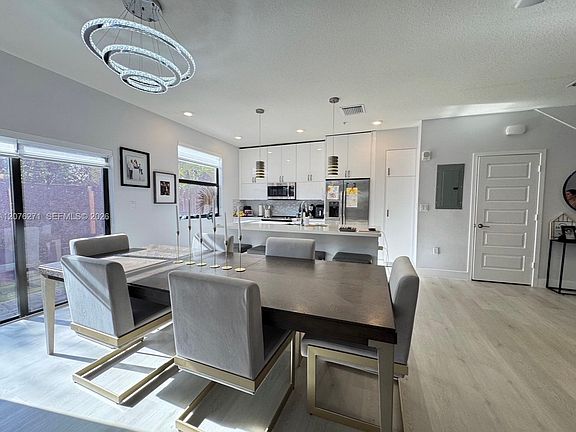 5th image of 10413 NW 82nd St #16