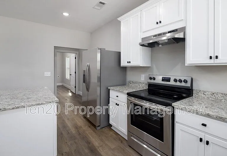 1346 Ingersoll Dr — Photo 7
