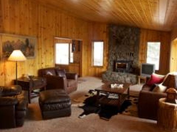 230 Spruce Dr