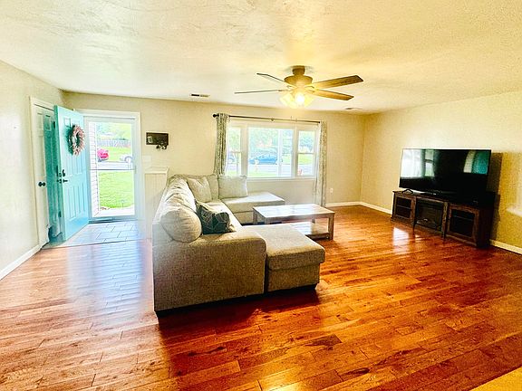 5th image of 5811 Old Manor Dr
