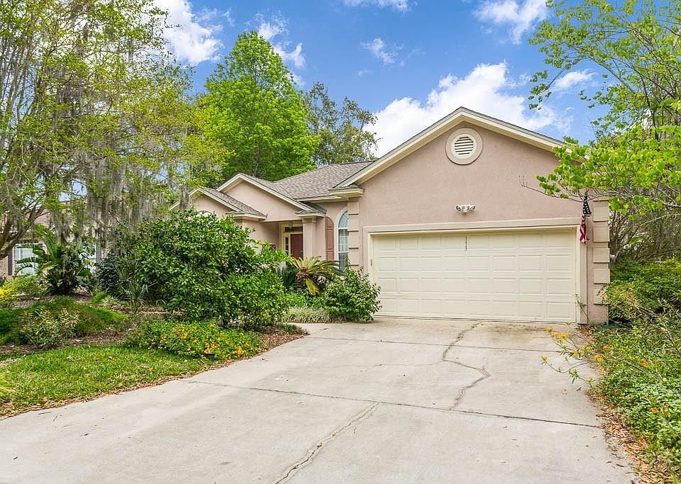1st image of 113 Hillcrest Ct