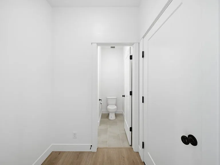946 E Malibu Ln — Photo 13