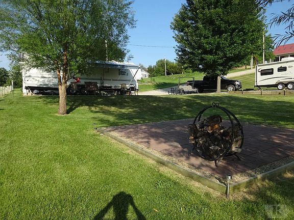 2nd image of 6074 6073 Capitol Dr