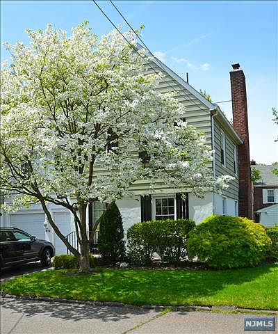 1st image of 6 Bolton Pl #1X