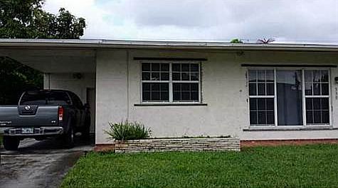 3rd image of 530 NW 195th Ter