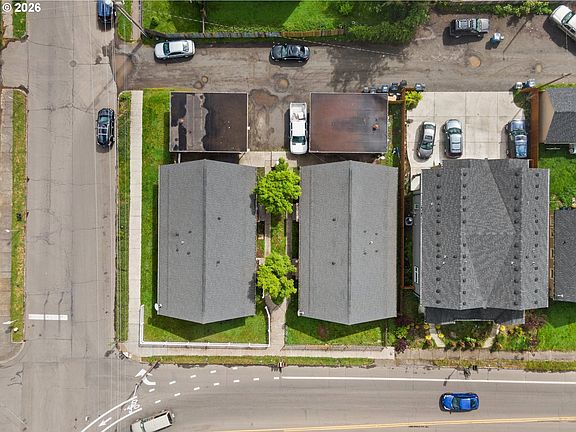 3rd image of 3219 Grand Blvd