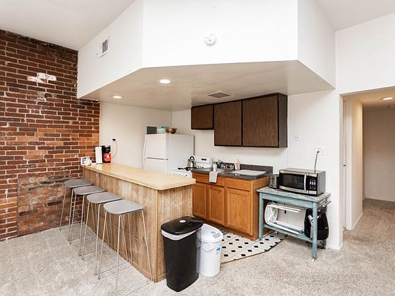 4th image of 300 Craft Ave APT 8