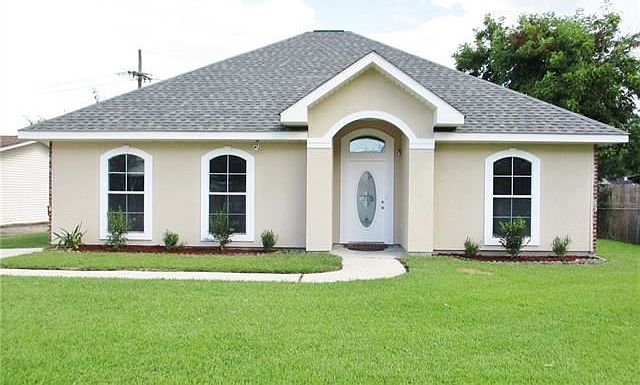 1st image of 405 Greenwood Dr