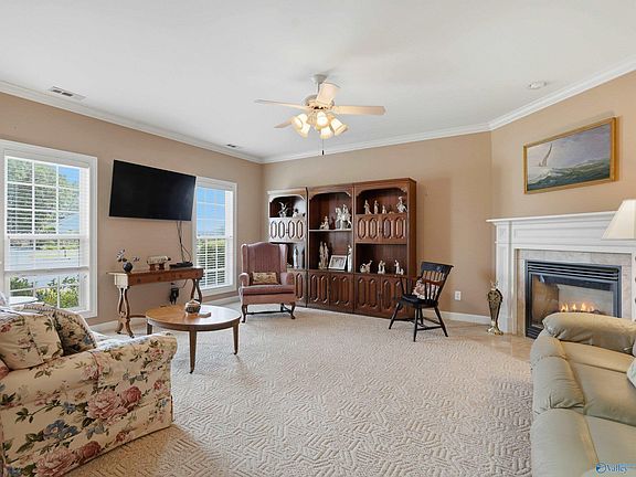 3rd image of 3212 Waterman Dr SE