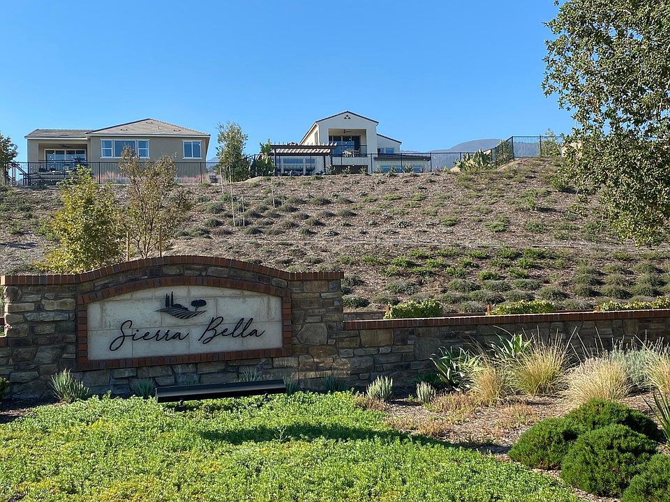 Gated entry to the exclusive Sierra Bella community