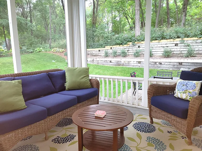 141 Edgewood Ct — Photo 6