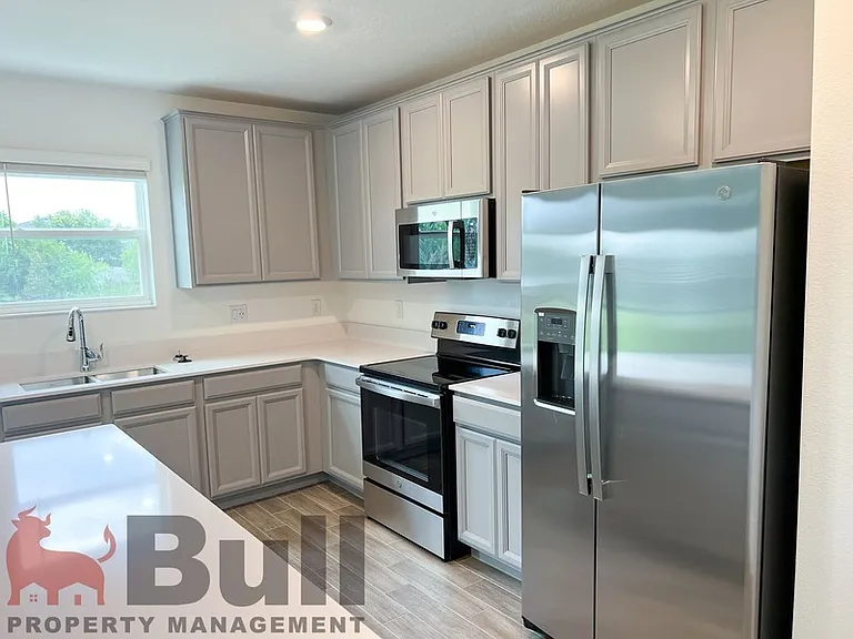 5030 Four Strand Ct — Photo 8