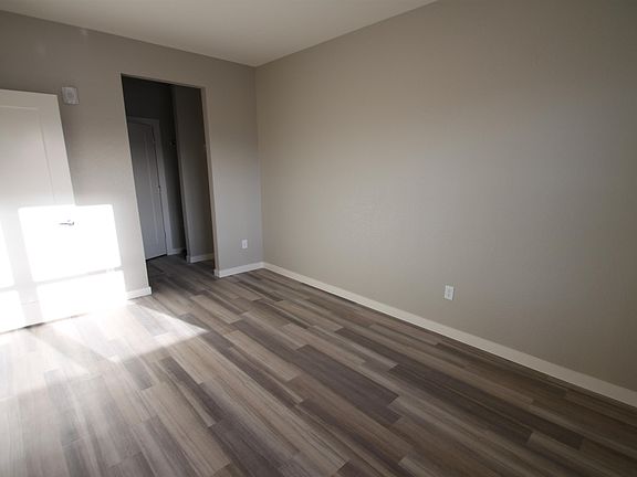 3rd image of 830 Crestmont Way #402