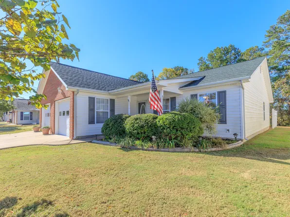 64 Yellow Brick Rd, Rossville, GA 30741