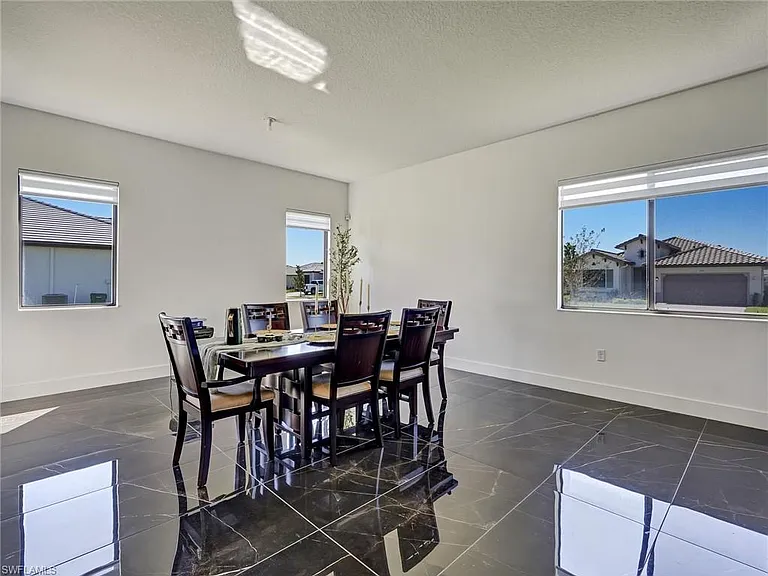 5126 Penella Ave — Photo 14