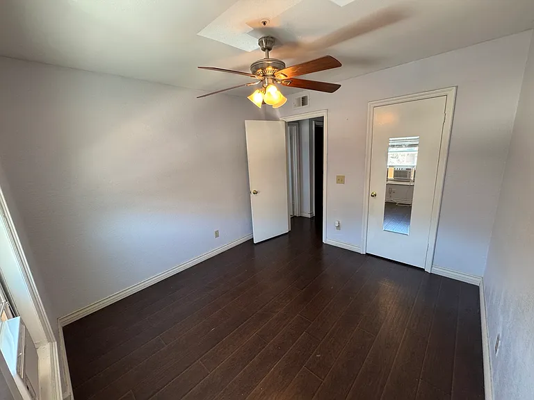 Windcrest Dr — Photo 2