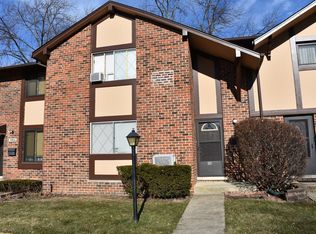 18W110 Standish Ln, Villa Park, IL 60181