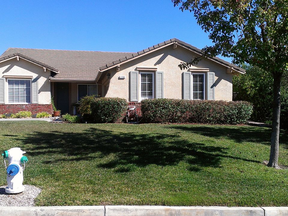 One Level Corner Lot