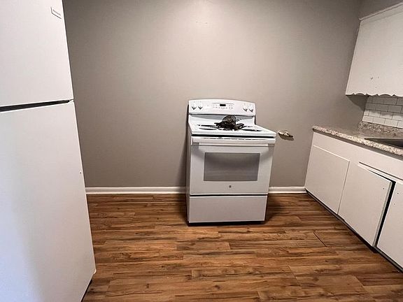 4th image of 5323 E 12th St #12