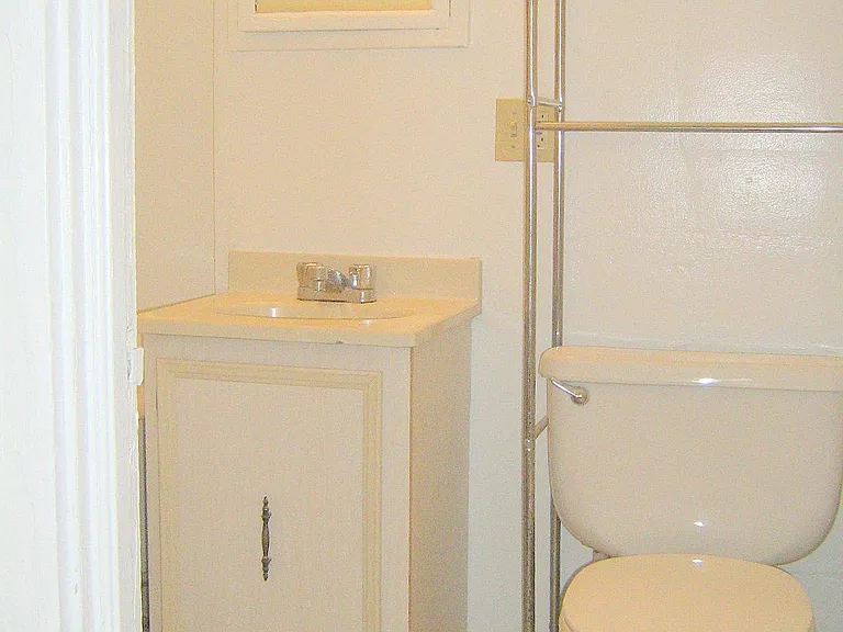1394 Webb Rd — Photo 4