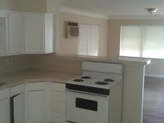 4th image of 4542 20th Ave S