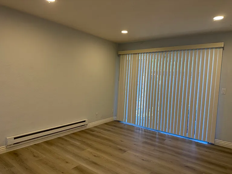 918 Catkin Ct — Photo 2