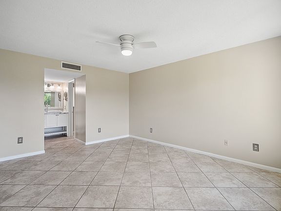 3rd image of 2216 NW 22nd Ave APT 113
