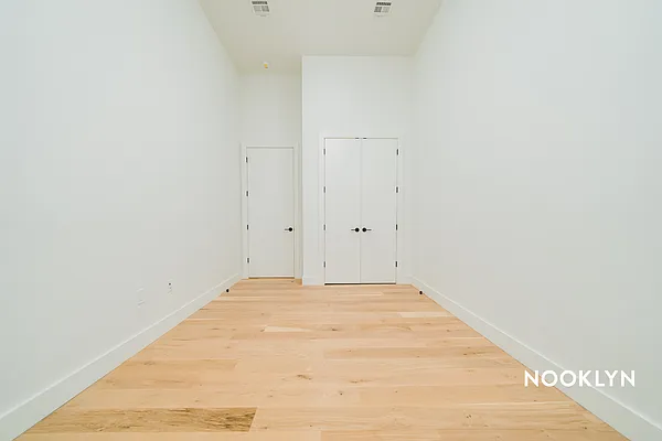 Rented by Nooklyn NYC LLC | media 43