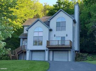 115 Cogan Dr, Galena, IL 61036