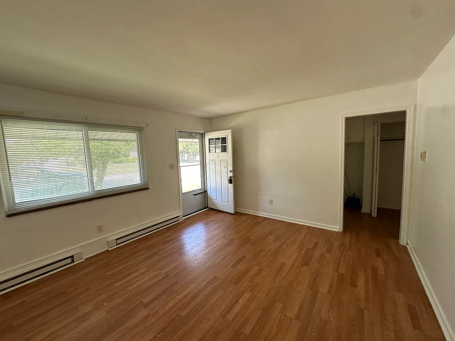 19260 Collinson Ave — Photo 2