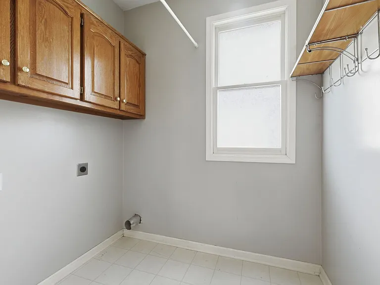 14117 Parkhill Ln — Photo 39