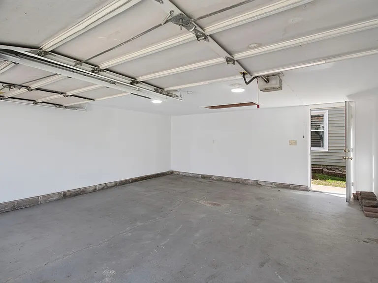5113 Glenwood Way — Photo 31