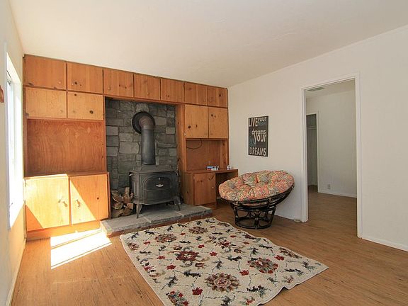 3rd image of 18071 La Verne Dr