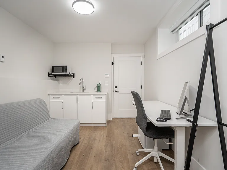 8090 Selkirk St #BASEMENT — Photo 8