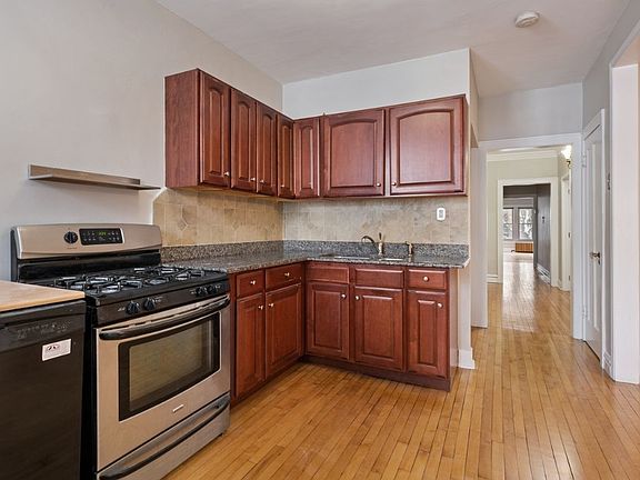 4th image of 1718 W Balmoral Ave #1