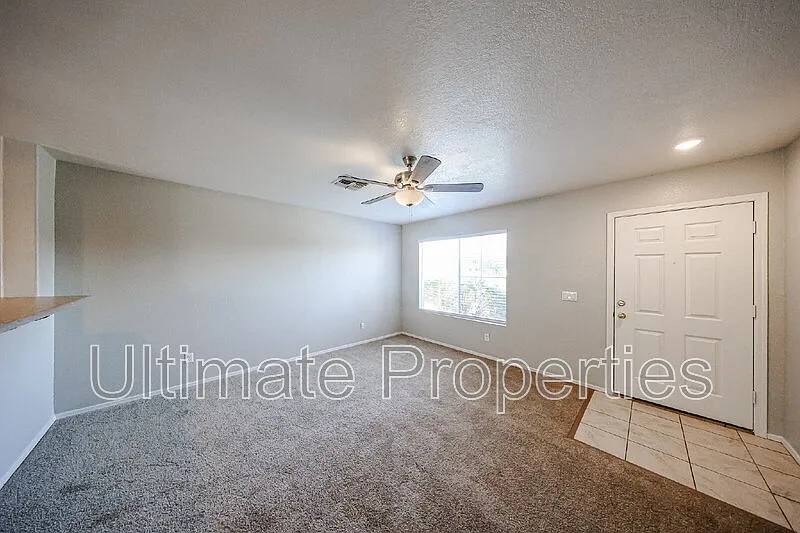 3 bed, 2.0 bath, 1127 sqft, $1,695 — Photo 4