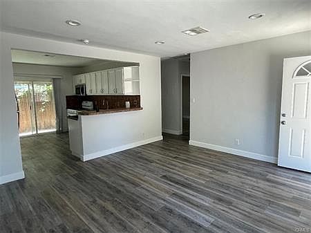 4th image of 4973 Topanga Canyon Blvd
