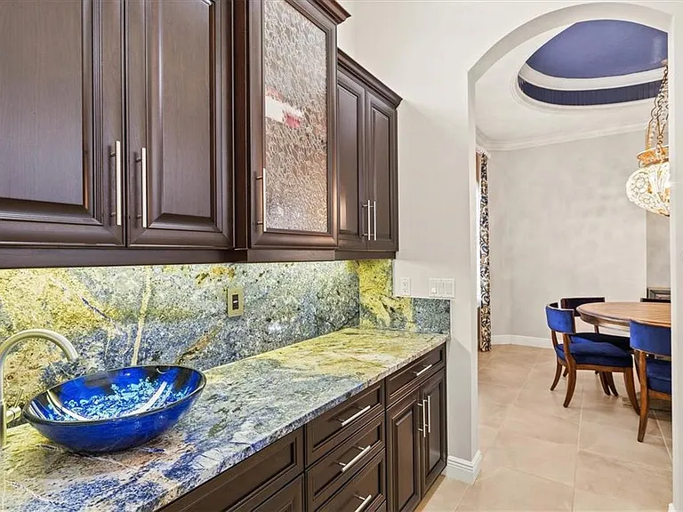 540 Fore Dr — Photo 19