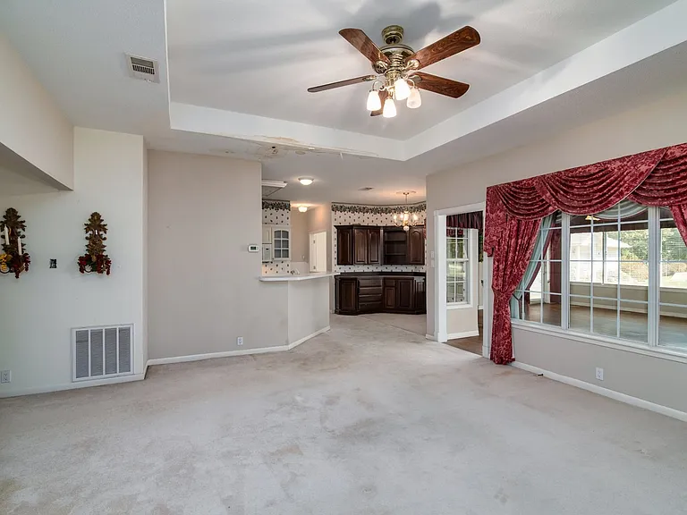 4525 Teasley Ln — Photo 17