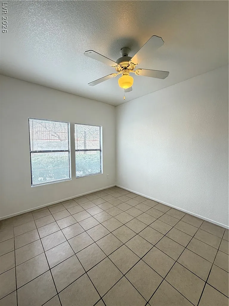 3 bed, 2.0 bath, 1230 sqft, $1,500 — Photo 2