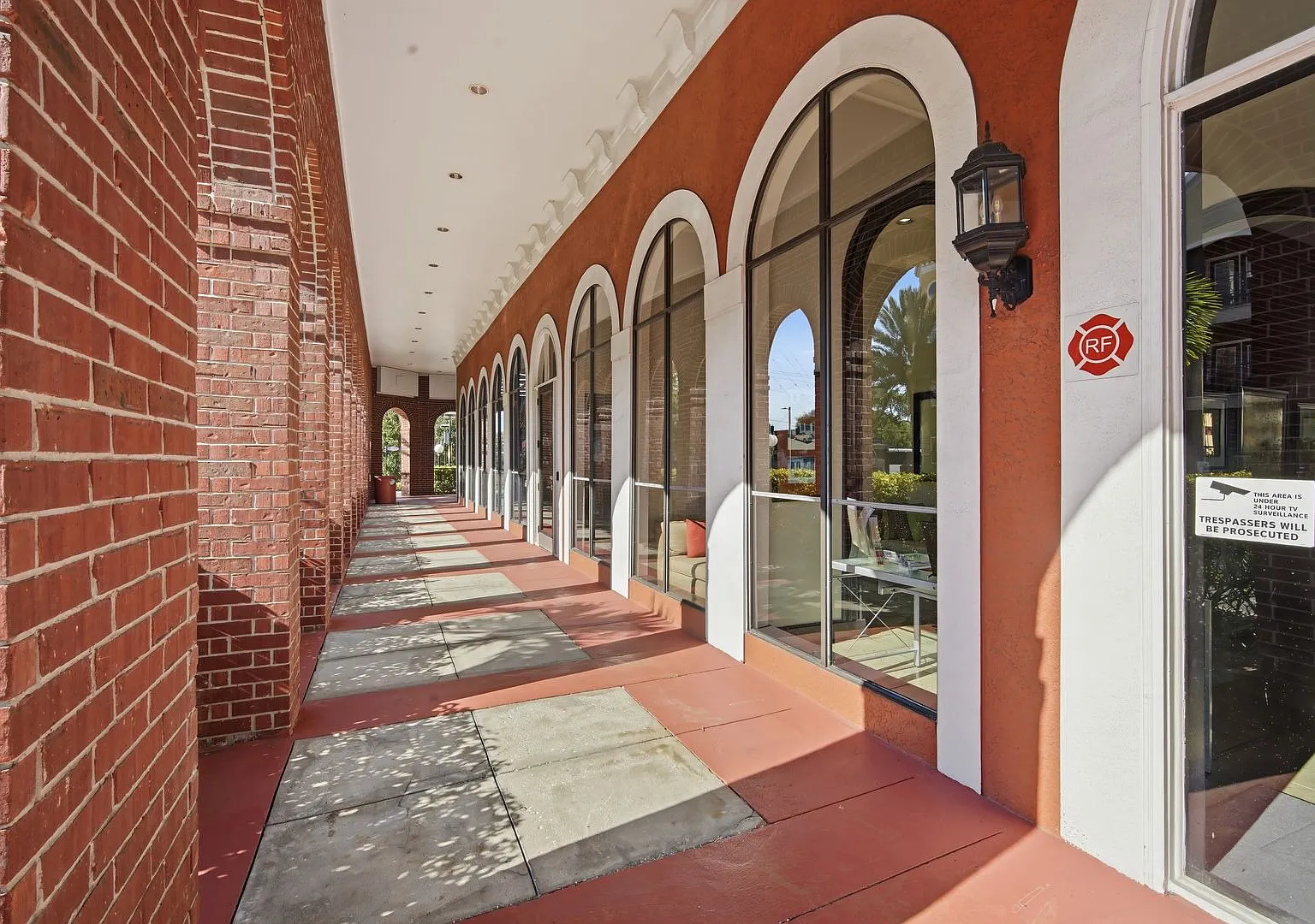 Spacious 1bedroom 1 bath condo in The Quarter at Ybor — Photo 3