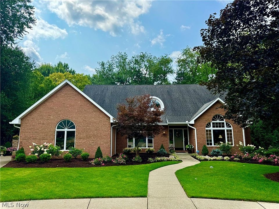 1st image of 1717 Rosewood Dr