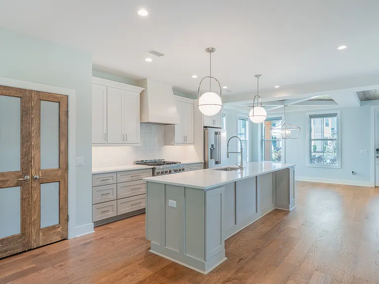 8249 Winding Creek Cir — Photo 29