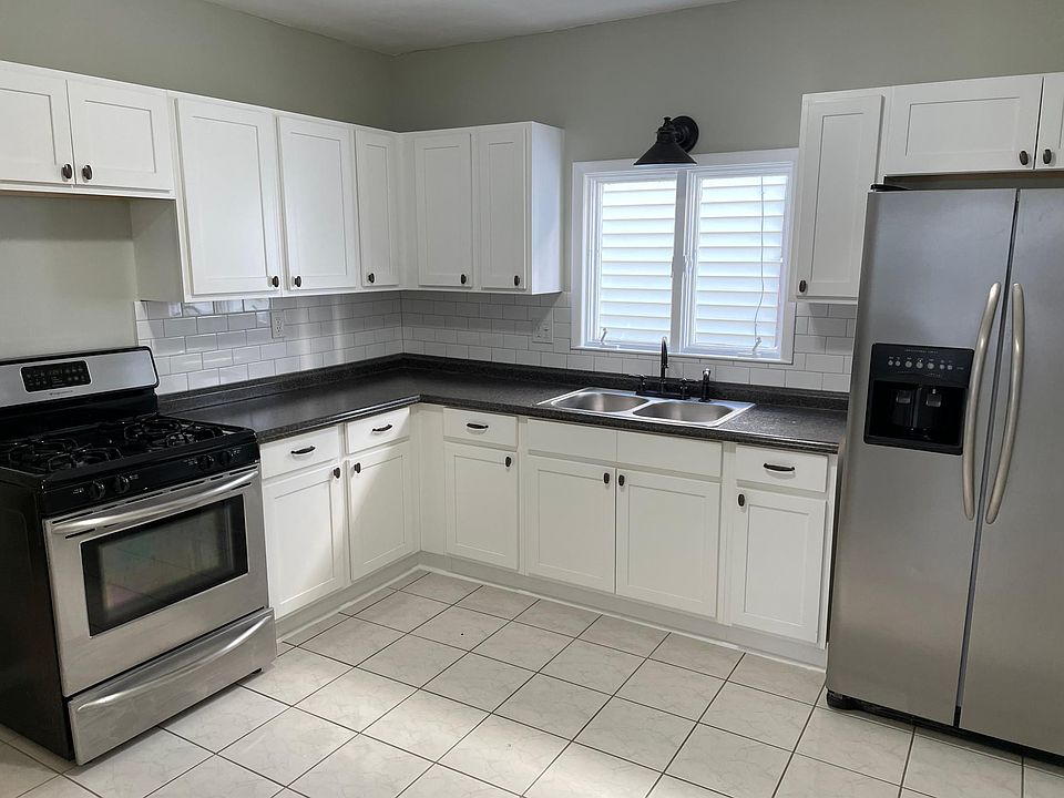 1st image of 370 Colvin Ave