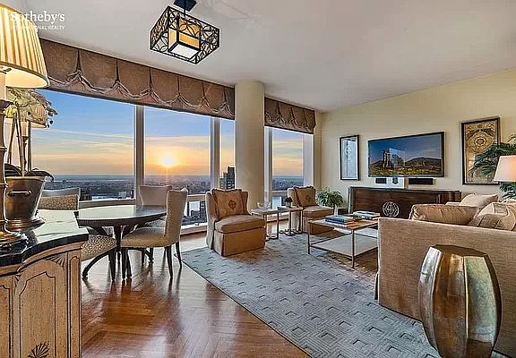 4th image of 80 Columbus Cir #68EF