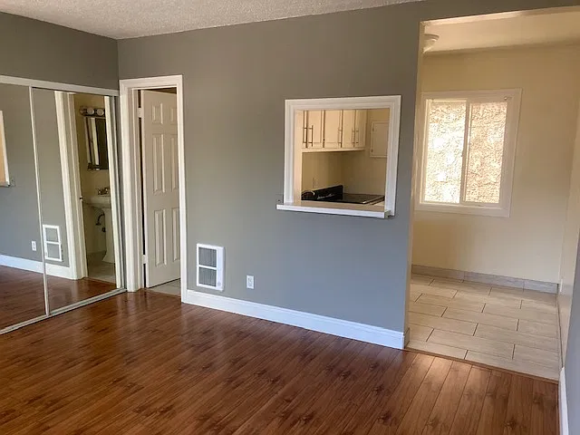 Studio, $1,250 — Photo 3
