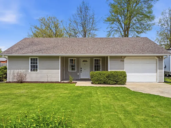 709 W Rodney Griffin St, Centralia, MO 65240